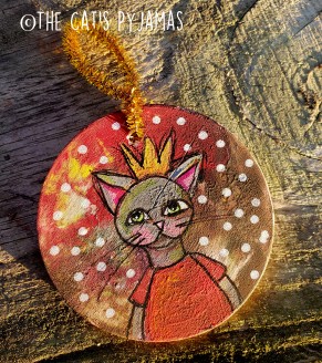 Queenie ornament